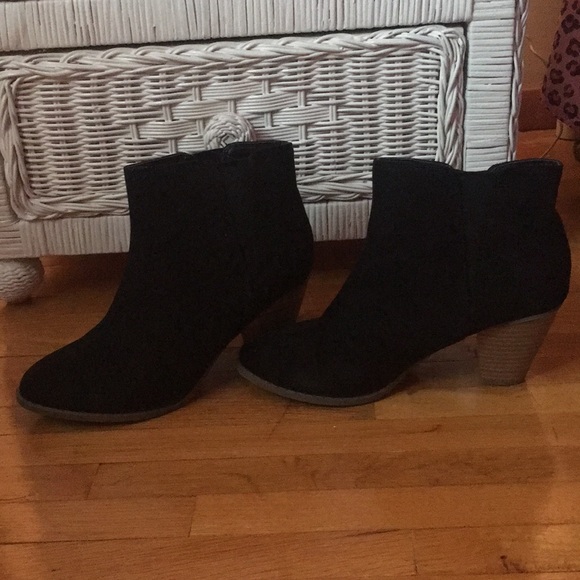 Shoes - Black Booties